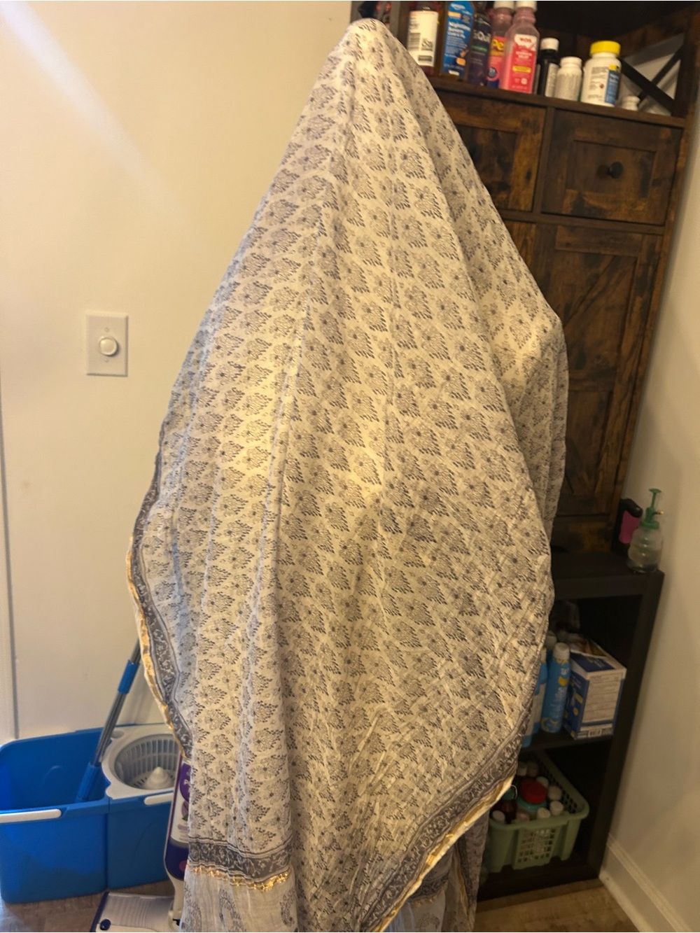 Vintage scarfLight Gray Patterned with Gold Trim